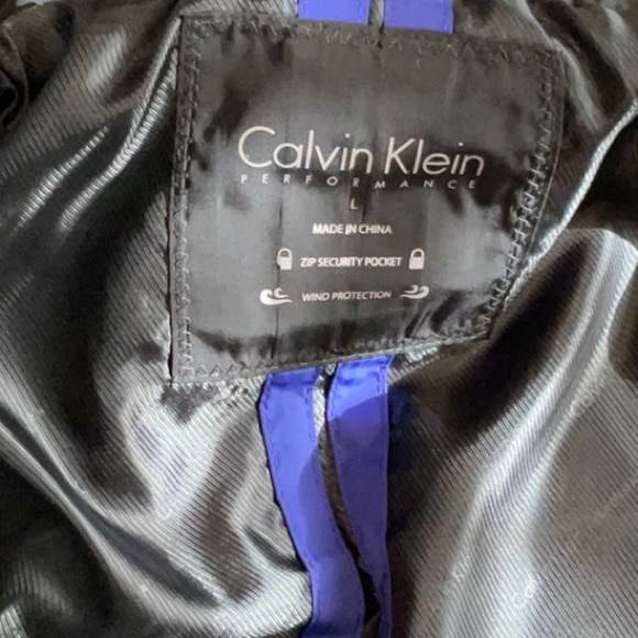 Calvin Klein black vest - Picture 7 of 10